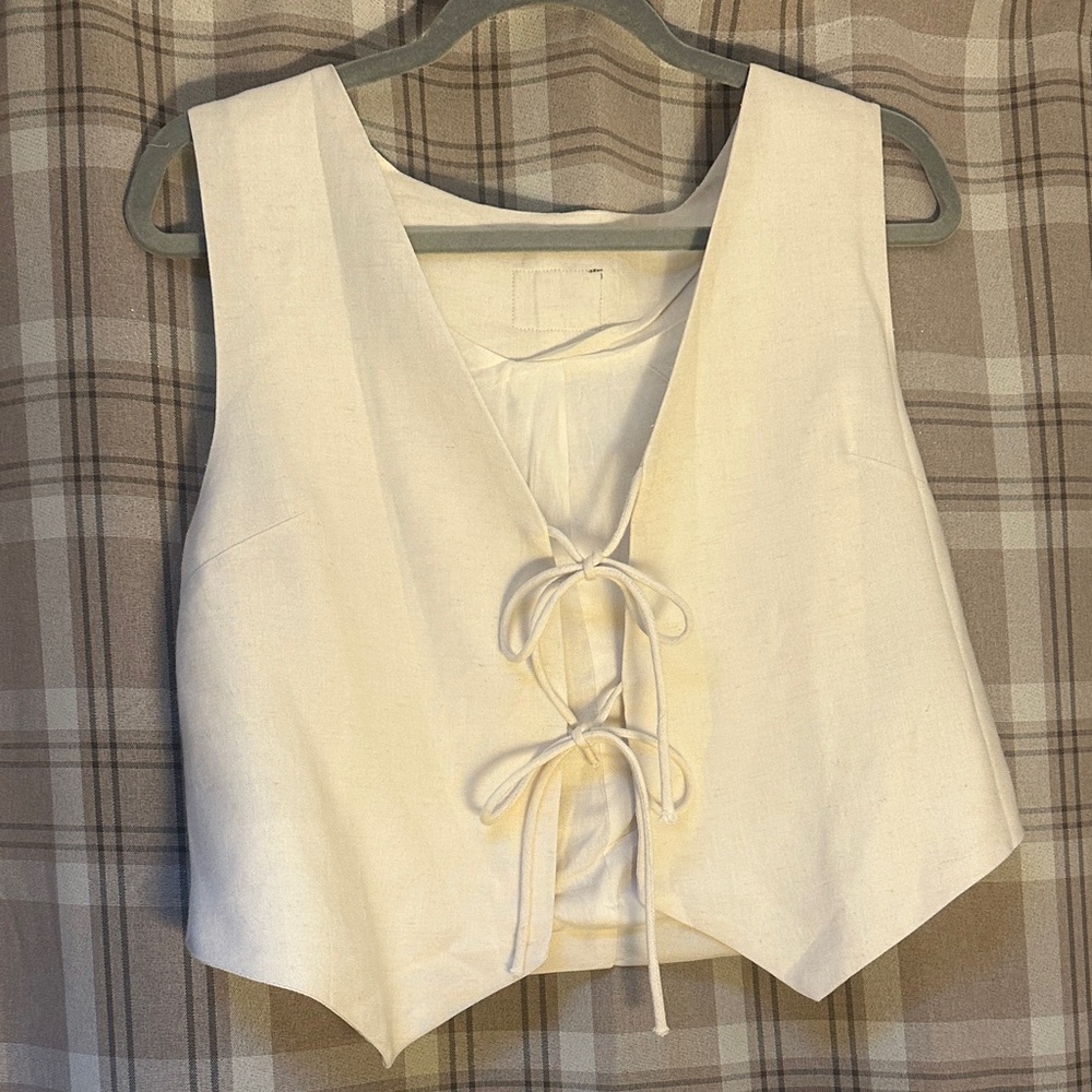 Daily Drills Cream Linen Vest Top 
Never worn